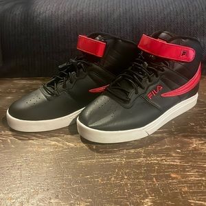 FILA high top black. Size 6
